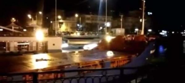Στο αυτόφωρο ο πλοίαρχος που έριξε το πλοίο στη Γέφυρα του Ευρίπου