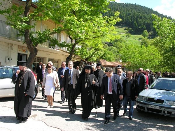 Με λαμπρότητα και θέρμη υποδέχθηκε ο Δήμος Αγράφων τον Νέο του Ποιμενάρχη, τον Μητροπολίτη Καρπενησίου κ.κ. Γεώργιο. (φώτο)