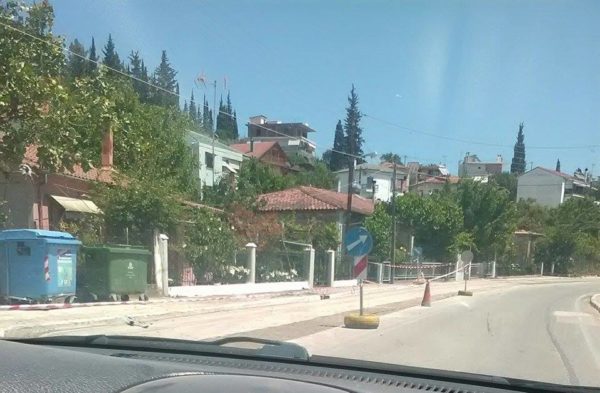 Τι θα γίνει τελικά με αυτόν τον δρόμο; (φωτο)