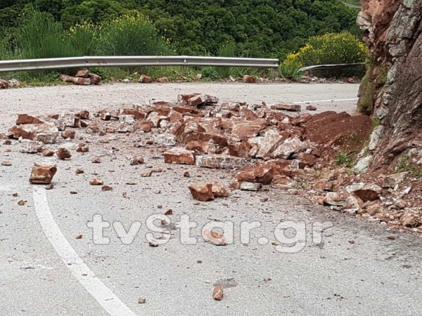 Βρέχει..βράχια στο Καρπενήσι (φωτογραφίες)