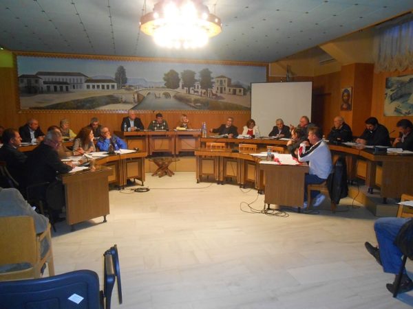 Πίστα μοτο κρος πρότεινε ο Γιάννης Τσιάμης. Δεν αποτελεί στόχο της δημοτικής αρχής απάντησε ο Δήμαρχος Ορχομενού (video)