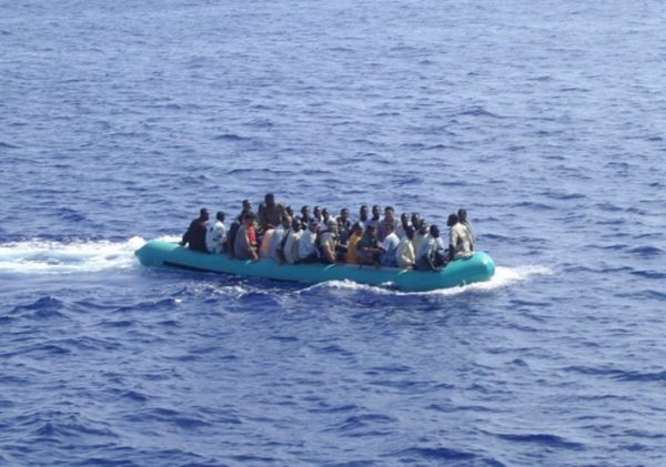 Μετανάστες βγήκαν στον όρμο του Σαρακήνικου στην Εύβοια