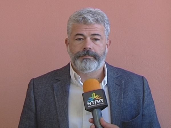 Στηρίζει Μητσοτάκη για την απόφαση αποχώρησης από τη Βουλή για τις off shore ο Γιάννης Καράμπελας (video)