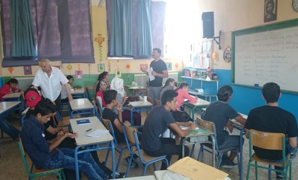 Στα θρανία προσφυγόπουλα της Ριτσώνας (foto & video)