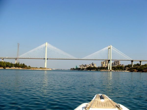 43χρονος απειλούσε ότι θα πέσει από την Υψηλή Γέφυρα Χαλκίδας