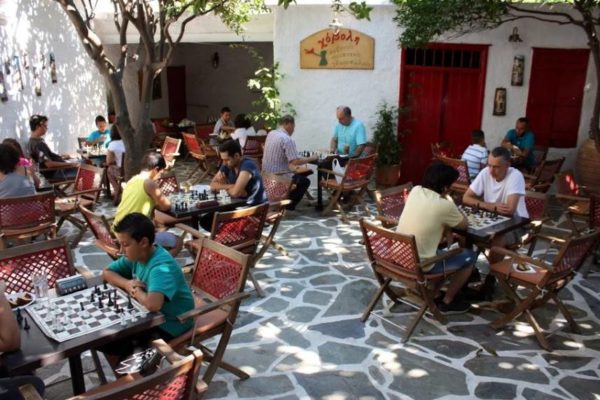 Μικροί και μεγάλοι στο 1ο καλοκαιρνό Σκακιστικό Τουρνουά Καρύστου