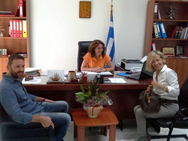 Δεν είναι λύση η παραίτηση. Στην ΑΔ Βοιωτίας και στο νοσοκομείο η Γ. Πούλου (video-photo)