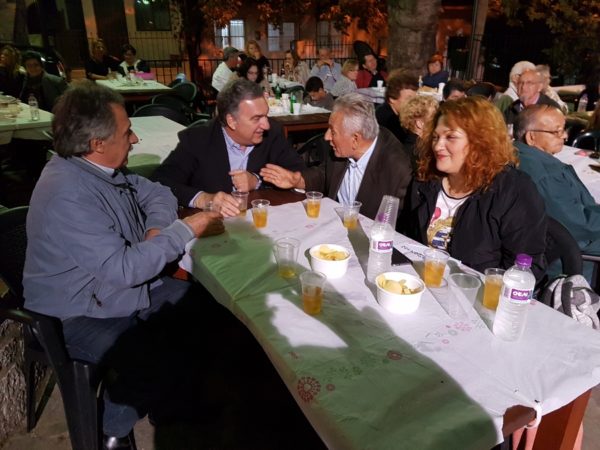 Το Ζεϊμπέκικο του Κουμαριτσίου με αντιπεριφερειάρχη και αντιδήμαρχο (video, φωτογραφίες)