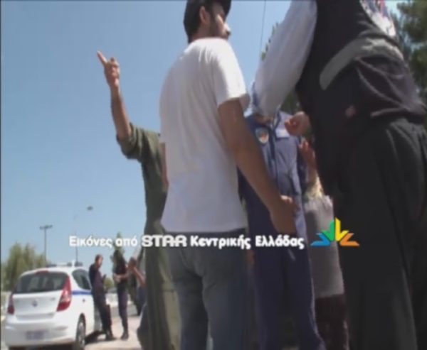 Σκληραίνουν τη στάση τους οι πρόσφυγες στην Ριτσώνα…(video)