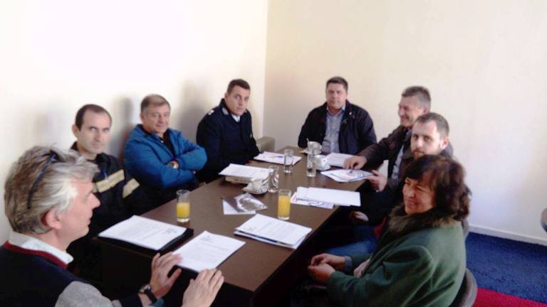 synedriash sto politikis prostasias