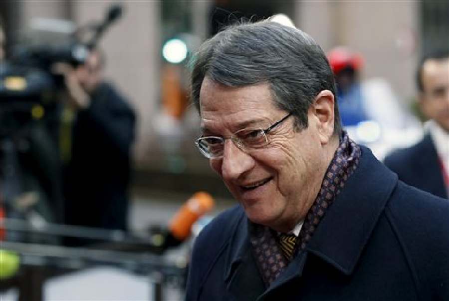 sinantish tsipra anastasiadh