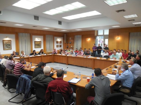 Κατά πλειοψηφία η προγραμματική σύμβαση για τους αγροτικούς δρόμους. Νίκη η ΜΕΑ στη Λιβαδειά (video)