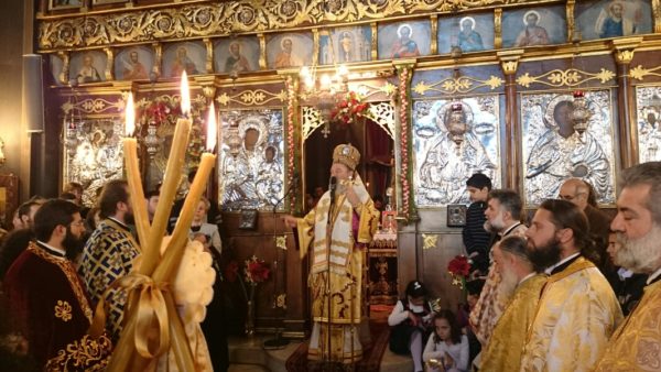 Να αγαπήσουμε με όλη μας την καρδιά τον σαρκωθέντα Κύριό μας, η ευχή του Μητροπολίτη Χαλκίδας
