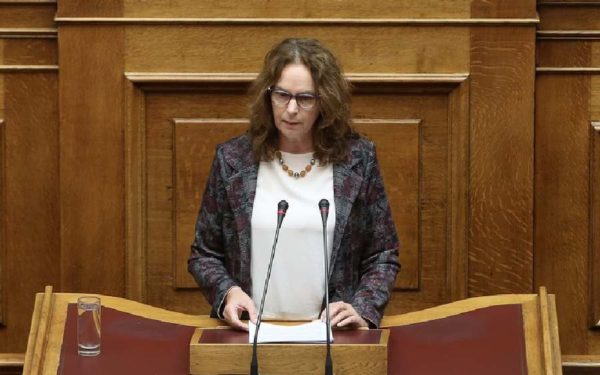 Θεσσαλονίκη: Να πάρει θέση και «να ξεκαθαρίσει με ποιον είναι, με τον λαό, με τους δανειστές;» κάλεσε τη ΝΔ η υφυπουργός Οικονομικών, Κ. Παπανάτσιου