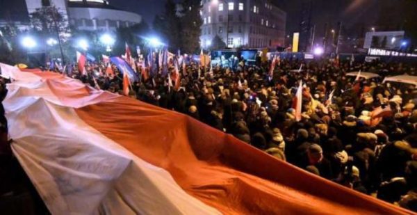 Πολωνία: Κλιμάκωση της πολιτικής κρίσης