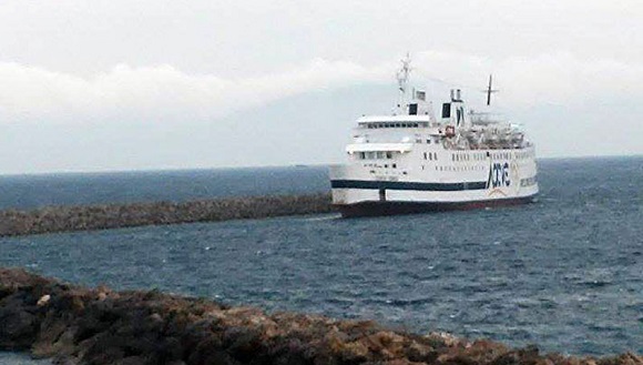 Στο λιμάνι της Κάσου προσέκρουσε το “Βιτσέντζος Κορνάρος” λόγω κακών καιρικών συνθηκών