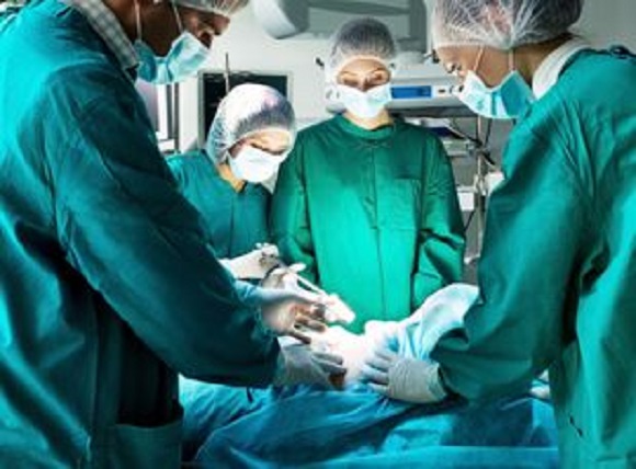 Χειρουργική λαβίδα αφαιρέθηκε από την κοιλιά ενός Βιετναμέζου έπειτα από 18 χρόνια