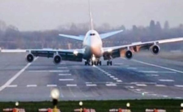 Αναγκαστική προσγείωση Boeing με…ένα κινητήρα στο Βενιζέλος