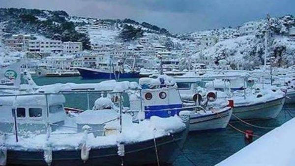 Στα δύο μέτρα το χιόνι σε Σκόπελο & Αλόννησο-Απίστευτες εικόνες