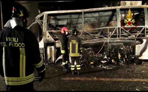 16 νεκροί σε δυστύχημα με λεωφορείο που μετέφερε μαθητές