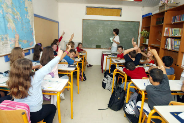 Παιχνίδια αποπροσανατολισμού μεταξύ ΣΥΡΙΖΑ και ΝΔ