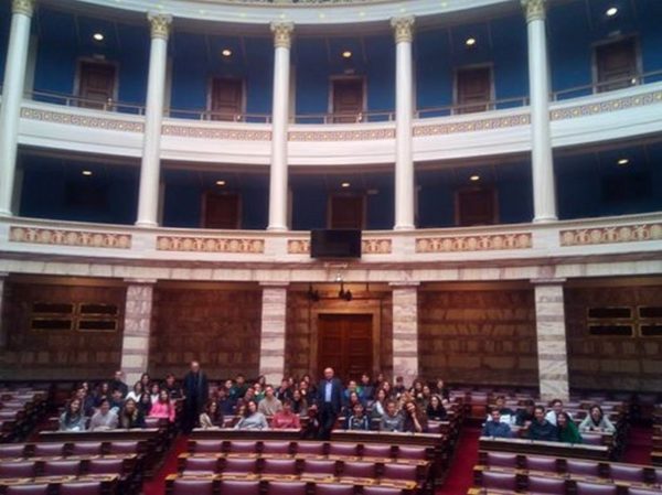 Ένα ταξίδι στη Βουλή από μαθητές Λυκείου Χαλκίδας