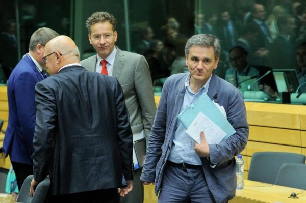 Στην κοινή σκληρή γραμμή Ευρωπαίων-ΔΝΤ σκόνταψε η αξιολόγηση