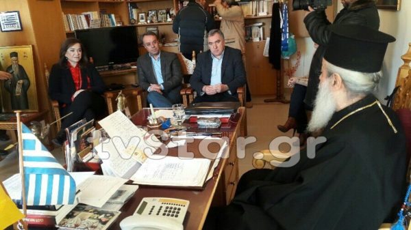 Τώρα: Η Ντόρα Μπακογιάννη στη Λαμία (φωτογραφίες)