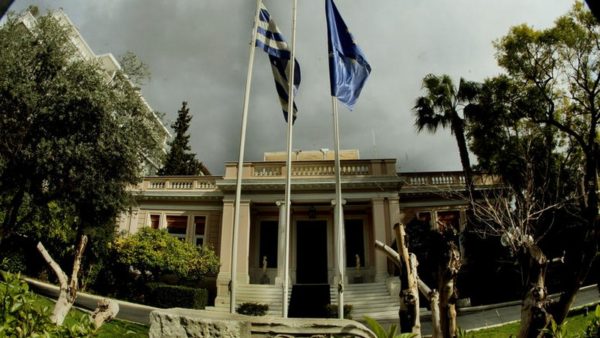 Λύση παρά εκλογές προκρίνει η κυβέρνηση για την αξιολόγηση
