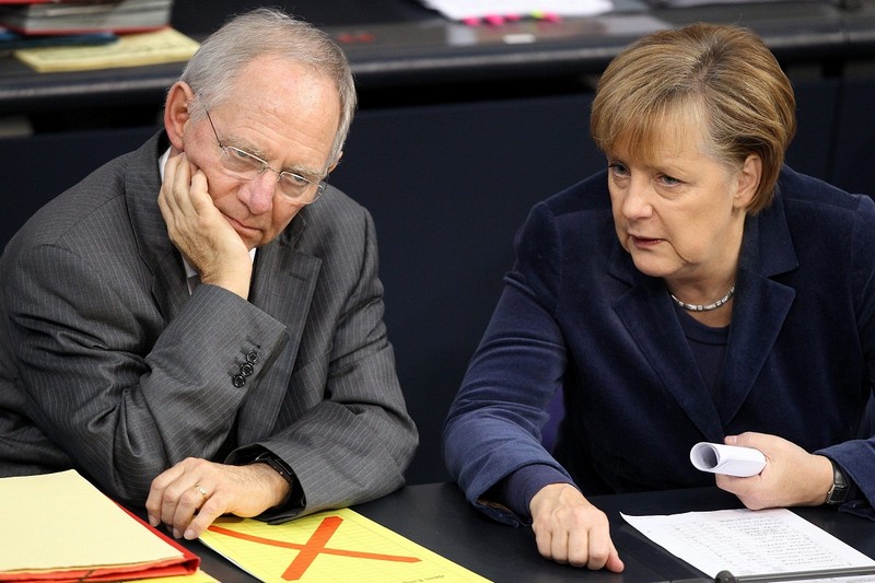 soible kata merkel gia to prosfigiko