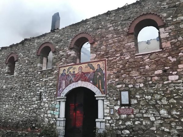 Προχωρά η καταγραφή των ζημιών από την πυρκαγιά στην Ι.Μ. Παναγίας Βαρνάκοβας