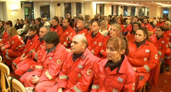 Τιμήθηκαν για την ανιδιοτελή προσφορά τους στην Κύμη (video)