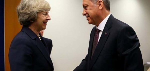 Βρετανικές «τρικλοποδιές» στην Κύπρο