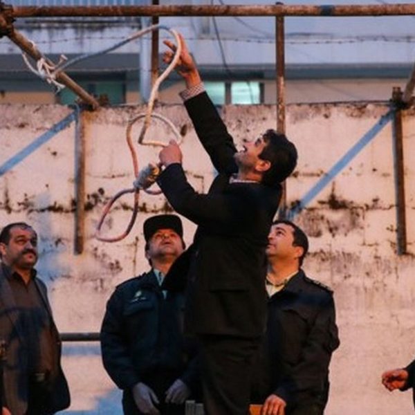 Η δικαιοσύνη ακύρωσε τη θανατική ποινή που είχε επιβληθεί σε έξι ανήλικους