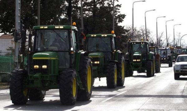 Περισσότεροι από 50.000 αγρότες και κτηνοτρόφοι υπέγραψαν έως τώρα την προσφυγή στο ΣτΕ κατά του ασφαλιστικού