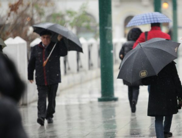 Ο χειμώνας είναι ακόμη εδώ… Μείον 5 στο Καρπενήσι, κρύο παντού (video)