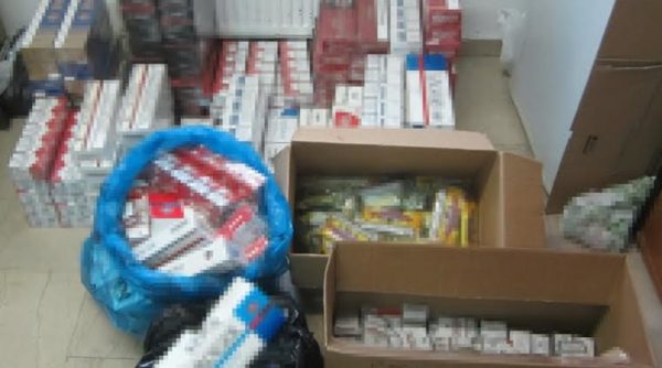Έκρυβε πάνω από 700 πακέτα τσιγάρων