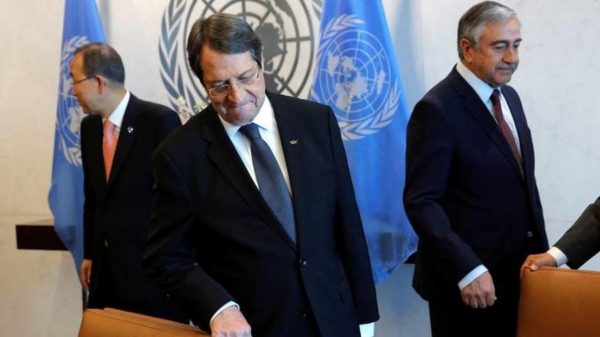 Αποχώρησε ο Ακιντζί από τη συνάντηση με τον Αναστασιάδη