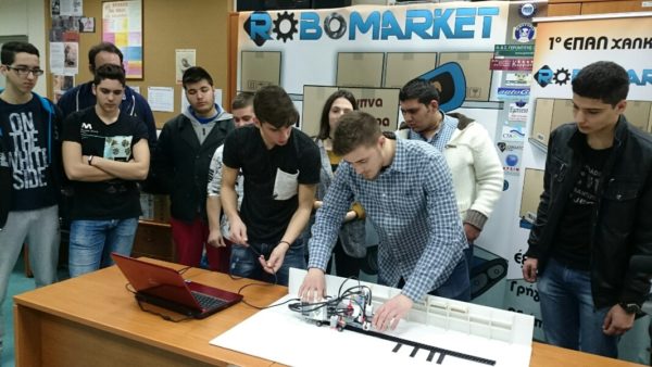 Έφτιαξαν τη δική τους επιχείρηση και ένα μοναδικό ρομπότ! (photo-video)