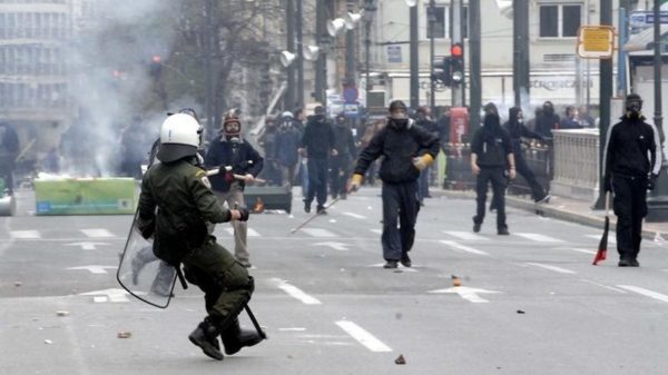 Επεισόδια στα Ιωάννινα μεταξύ αντιεξουσιαστών και αστυνομικών