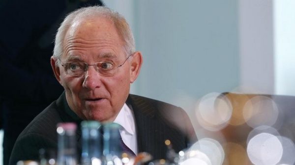 Bild κατά Σόιμπλε για τους «ξαφνικούς επαίνους» στην Ελλάδα