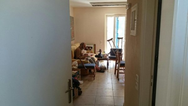 Χαλκίδα: Το ρεπορτάζ της ντροπής- Στο δρόμο πάνω από 10 συμπολίτες μας. Ποιος ευθύνεται; (video)