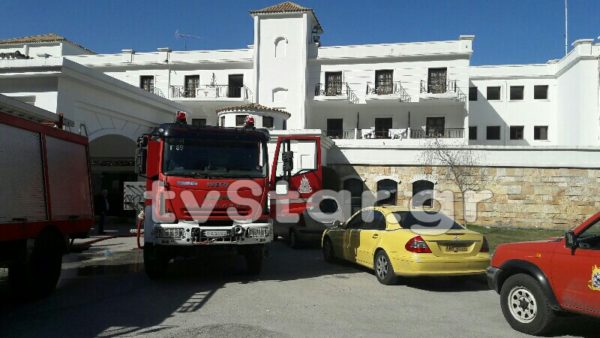 Συμβαίνει τώρα: Φωτιά στο ξενοδοχείο Γαλήνη στα Καμένα Βούρλα