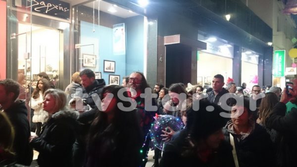 Το αδιαχώρητο στoυς εμπορικούς δρόμους της Χαλκίδας (photo)