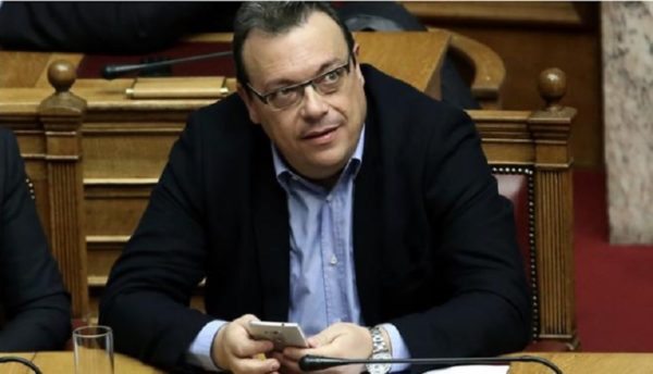 Πέθανε η σύζυγος του υπουργού Σωκράτη Φάμελλου