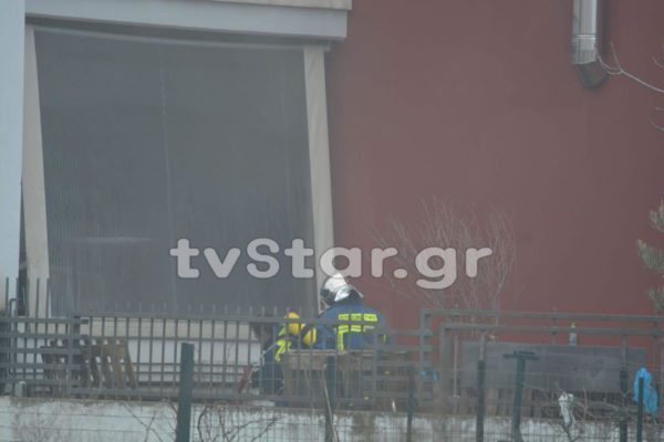 Φωτιά σε σπίτι στη Λαμία από ξυλολέβητα  (φωτο)