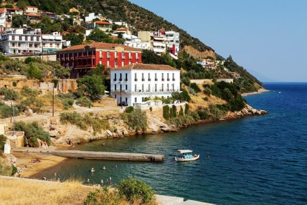 Προβολή της Ιστιαίας – Αιδηψού σε Βελιγράδι και Βουκουρέστι