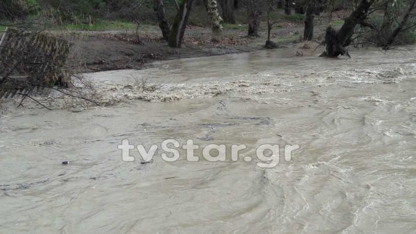 Φούσκωσε ο Σπερχειός. Νέες κατολισθήσεις στην εθνική οδό. (φωτο και video)