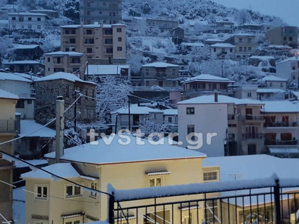 Προβλήματα από τον χιονιά. Έκλεισαν τα σχολεία. (φωτο και video)