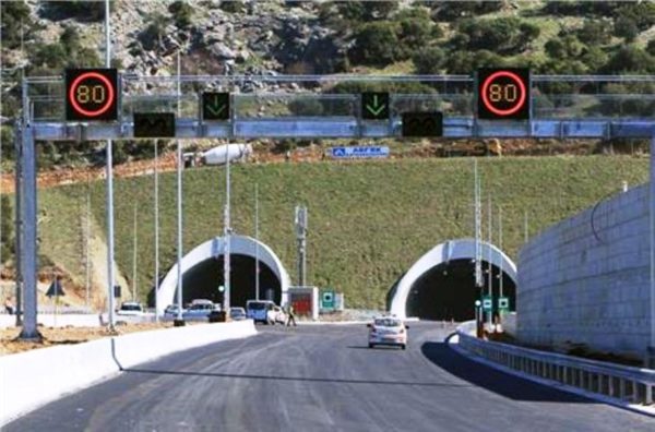 Θα κλείνουν κάθε βράδυ οι σήραγγες των Τεμπών